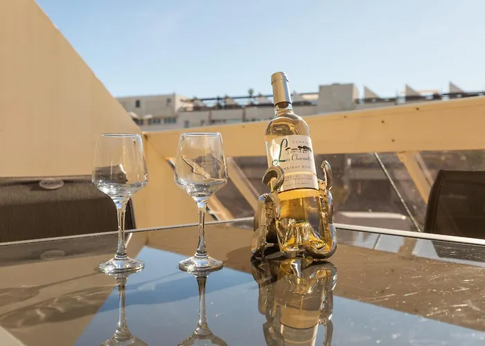Hébergement de vacances Pleasure Héliopolis Terrasse- à 3 Min De La *